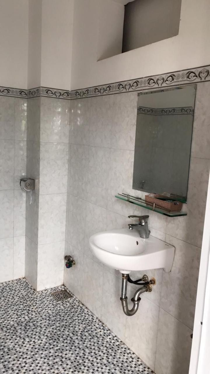 Nha Nghi Hoang Hoa Hotell Buôn Ma Thuột Exteriör bild